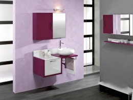 Kolekce Zig Zag (TENDADORICA), různé barvy laků, skříňka pod umyvadlo 25 890 Kč, umyvadlo 9 990 Kč, galerka 14 890 Kč, IL BAGNO