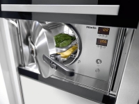 Rychlou a zdravou přípravu pokrmu umožňuje vestavná tlaková parní trouba DG 4064. Cena 79 990 Kč, MIELE