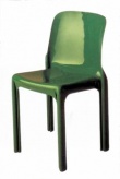 Židle Selena (1969), Artemide, design Vico Magistretti, patří k první generaci židlí z plastu