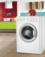 Kombinovaná pračka se sušičkou Wild 146 (Indesit), kapacita pro praní až 5 kg prádla, pro sušení 4 kg, rychlost odstřeďování 1 400 ot./min., 14 pracích programů,  2 sušicí, odložený start, cena 15 990 Kč INDESIT COMPANY ĆESKÁ  