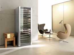 Vinotéka KWT 4974 SG ed (Miele), kapacita 143 lahví, trojí teplotní zóna, cena 112 990 Kč, MIELE