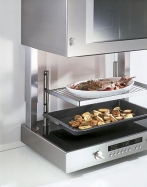 Pohyblivé dno trouby liftMatic (SIEMENS) umožňuje umístění do výšky a pohodlnou obsluhu. Trouba je vybavena řadou nadstandardních funkcí, cena 69 990 Kč, BSH – DOMÁCÍ SPOTŘEBIČE