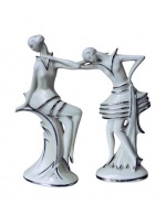 Dvě porcelánové sošky, kolem r. 1940. Cena 6 000, E-ANTIK