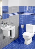 WC mísa ze série Subway (cena 8 150 Kč  bez DPH ) je opatřena povrchovou úpravou Ceramic Plus pro lepší povchové čištění a vybavena sedátkem se zpomalovacím mechanismem sklápění (cena 4 575 Kč  bez DPH ), VILLEROY AND BOCH