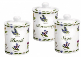 Porcelánové kořenky Zahrada s potiskem bylinek na koření s nápisy bazalka, šalvěj a rozmarýn, cena 490 Kč za set tří kusů, www.kupdarek.cz