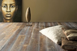 Dřevěná podlaha Solidfloor z kolekce Earth &amp; Fire (Kährs), dekor modřín Pantanal, broušený, vápněný, přírodní olej, cena 2 320 Kč (KPP)