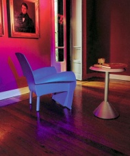 Křeslo Richard III., design Philippe Starck v roce 1985 pro BALERI ITALIA