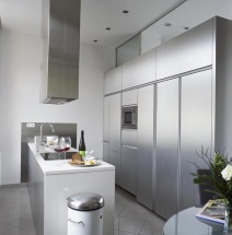 Hliníkový materiál vnáší do  prostoru moderní nádech