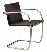 Křeslo Brno s konstrukcí z trubkové oceli, design Ludwig Mies van der Rohe, 1930