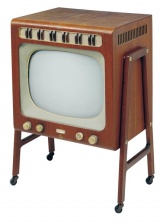 Televizor s pojízdným podstavcem Grand prix 512 , 1957, BANG AND OLUFSEN
