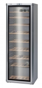 Vinotéka KSW 30V80 (Bosch), kapacita 120 lahví, možnost regulace teploty od 6 do 18 °C, cena 26 990 Kč, BOSCH