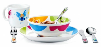 Jídelní souprava Bambini (Tescoma), sada 3 ks, porcelán, cena 499 Kč, dětský příbor, sada 4 ks, nerezová ocel, cena 399 Kč, www.tescoma.cz