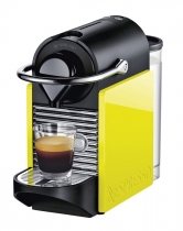Kapslový kávovar Nespresso Pixie Clips můžete jediným cvaknutím převléknout do různých designů lehce měnitelných panelů, tlak 19 barů, www.nespresso.com