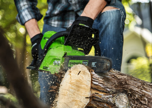 Aku řetězová pila Greenworks GD60 CS40 překvapí každého uživatele skvělými řeznými vlastnostmi i dostatečně dlouhou lištou (40 cm). (Zdroj: Greenworks)