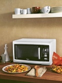 Volně stojící typ MAX 28 AB s grilem, elektronické ovládání, 5 úrovní výkonu, výkon mikrovlnného ohřevu 750 W, cena 6 590 Kč, WHIRLPOOL