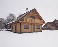 Divíte se, že je široký balkon obrácen k severu? Za jasného dne vám bude odměnou krásný výhled na České středohoří