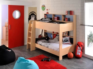 Patrová postel Tam-Tam (PRS), MDF deska, 165 x 132 x 209 cm, cena 9 002 Kč, www.nabytek-nej.cz