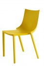 Židle Bo (design Philippe Starck, Driade) je vyrobená z polypropylenu, cen 3 213 Kč, KONSEPTI