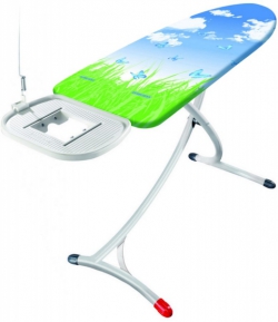 Žehlicí prkno AirSteam L (Leifheit), plynule nastavitelná výška až do 98 cm, rozměr žehlicí plochy 130 x 38 cm, cena 1 969 Kč, www.datart.cz