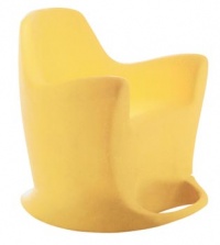 Pohupovací křeslo Flip, materiál polyetylen (Bonaldo), cena 14 625 Kč, DESIGN DISTRICT PETŘÍN