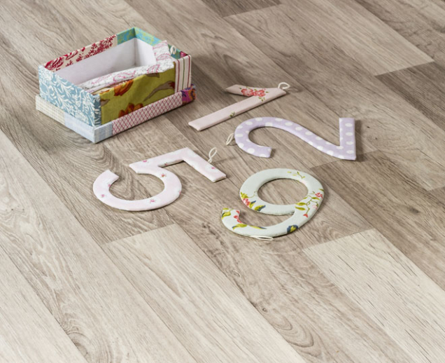 PVC podlaha v roli Luxury Vinyl, Exclusive 504 Dub noblesní, Podlahy Šesták, cena 361 Kč/m2, www.floorforever.cz