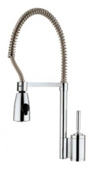 Kuchyňská sprcha RCD 51 (LUISINA) nezapře industriální inspiraci, výška 46 cm, chrom. Cena (bez DPH) 6 414 Kč, FA JELÍNEK