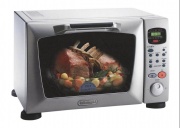 Horkovzdušná trouba kombinovaná s mikrovlnnou troubou a grilem MW 865 F (DeLonghi), objem 30 l, rozměr 56 x 52,3 x 34,5 cm, hmotnost 26 kg, mikrovlnný výkon 1 000 W, příkon horkovzdušné trouby 1 550 W, maximální příkon 3 000 W, cena 18 990 Kč, LORENZI GROUP CZ