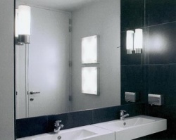Nástěnné svítidlo Be Cool, průměr 90 cm, v. 30, 57 a 62 cm, cena od 9 765 do 15 345 Kč (DELTA LIGHT)
