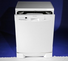 Myčka Electrolux ESF 6161 je vybavená tzv. ochrannou funkcí, která se postará o likvidaci škodlivých bakterií závěrečným oplachem proudem vody (68 °C), cena 16 690 Kč, ELECTROLUX