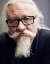 „Město se do jisté míry plánuje samo, a i když nějací lidé mají pocit, že plánují budoucnost města, tak jsou jenom součástí toho vyššího vědomí, toho systému,“ říká Roman Koucký (foto Marie Votavová)