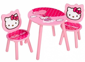 Dětský stolek a židličky Hello Kity, výška stolečku 50 cm, výška sedáku 24 cm, cena 1 777 Kč, www.toys-kids.cz