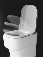 Klozet z kolekce Imagine, cena 13 300 Kč, sedátko se zpomalujícím mechanismem stojí 4 839 Kč, IDEAL STANDARD