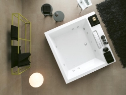 Vana Cube (ALBATROS) pro dvě osoby s hydromasážním  a dezinfekčním systémem, design Antonio Citterio, cena 313 570 Kč, SANITEC