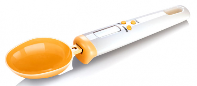 9. Lžíce s elektronikou - výrobce: Tescoma, cena: 499 Kč, www.tescoma.cz  Je určena pro přesné vážení minimálních množství mouky, koření nebo pochutin do 300 g. Přesnost vážení 0,1 g, možnost dovažování.