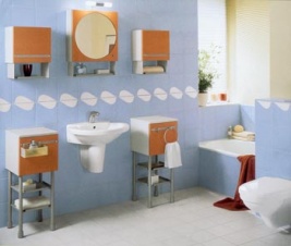 Jemná a přitom veselá barevnost koupelnové sestavy od firmy Villeroy & Boch se snoubí se špičkovým designem a kvalitním řemeslným provedením. Spodní skříňka s multifunkční drážkou, na kterou se dá připojit řada dalších doplňků, stojí 8 960 Kč, výškově nastavitelný podstavec k této skříňce 8 167,5  Kč, nástěnná skříňka 9 295 Kč. Cena zrcadlové skříňky s osvětlením a kovovou poličkou je 17 132 Kč (Tizzio)