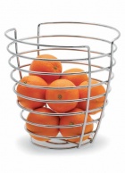 Drátěný koš Wires o průměru 36 cm stojí 402 Kč, BLOMUS