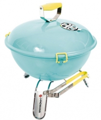 Přenosný gril Piccolino (Landmann), chromovaný rošt, smaltované víko, grilovací plocha o průměru 37 cm, cena včetně grilovacích kleští je 1 099 Kč, www.electrocr.cz