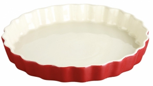 Forma s vlnitým okrajem z řady Gusto Rouge, keramika odolná teplotám od -18 do +240 °C, O 29 cm, cena 349 Kč, www.tescoma.cz