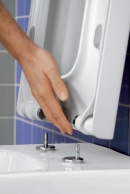 Odnímatelné sedátko Quick (VILLEROY and BOCH), cena 5 985 Kč, A. VANĚK