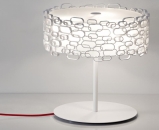 Stolní lampa Glamour (Terzani), 47 cm x 18 x  45 cm, lakovaný kov – bílá, nikl, zlatá, cena od 36 194 Kč, ABITARE