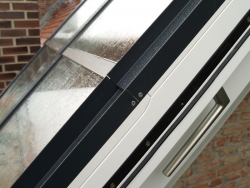 Posuvná střešní okna Solara PERSPEKTIV, detail provedení.