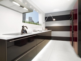 Sestava v provedení laminát/lesk (KARBON, BORDEAUX), CENA OD 15 000 KČ/BM