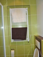 Elektrické topení se Rosťa rozhodl umístit do speciálně vytvořené niky