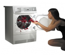 Kondenzační sušička s tepelnou pumpou Sensidry (Electrolux), 85 x 60 x 60 cm, kapacita 6 kg prádla, hmotnost 60 kg, energetická třída A, cena 36 120 Kč, AEG - ELECTROLUX