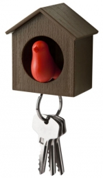Držák na klíče Sparrow (Qualy), plast, přívěšek s píšťalkou, 4,5 x 6,8 x 7,3 cm, cena 283 Kč, www.mhome.cz