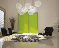 Šatní skříň (Indeco), design Roman Vrtiška, rám hliníkový Harmony, výplň dveří lacobel v limetkové barvě, 200 x 240 x 65 cm, cena včetně montáže 33 485 Kč, www.indeco.cz