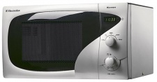 Mikrovlnná trouba EMS 2 100-S je vhodná pro rozmrazování a rychlý ohřev potravin, cena 2 250 Kč, ELECTROLUX