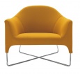 Křeslo Bali (design Carlo Colombo, Poliform), polyesterový sedák, snímatelný potah z látky nebo kůtže, cena 34 719 Kč, EUROLUX LIGHTING