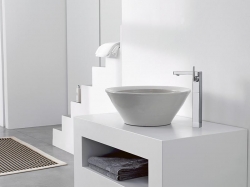 Elegantní minimalistická baterie z kolekce Mia (BONGIO), cena 29 738 Kč, AQUA TRADE