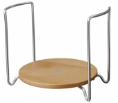 Stojan na talíře Variera (Ikea), světlý buk a nerez ocel, cena 199 Kč, www.ikea.cz